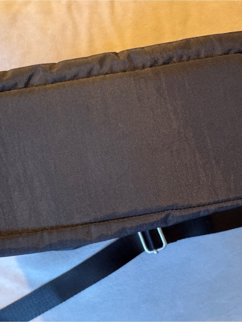 Black Baggallini Coastal Flip Lock Crossbody Bag - Picture 10 of 11